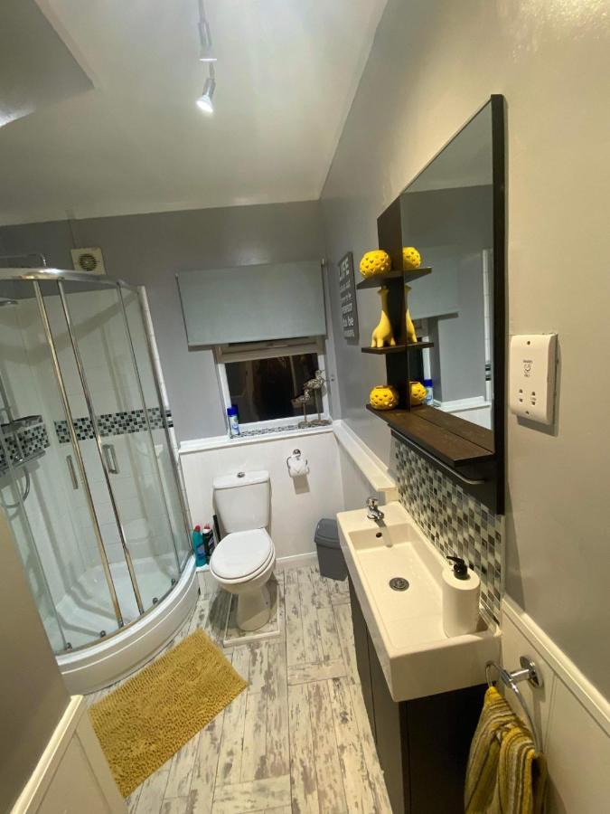 Sunnyside - Large Seaside Home With Views And Hot Tub Prestatyn Exterior foto