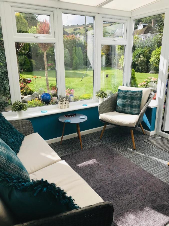 Sunnyside - Large Seaside Home With Views And Hot Tub Prestatyn Exterior foto