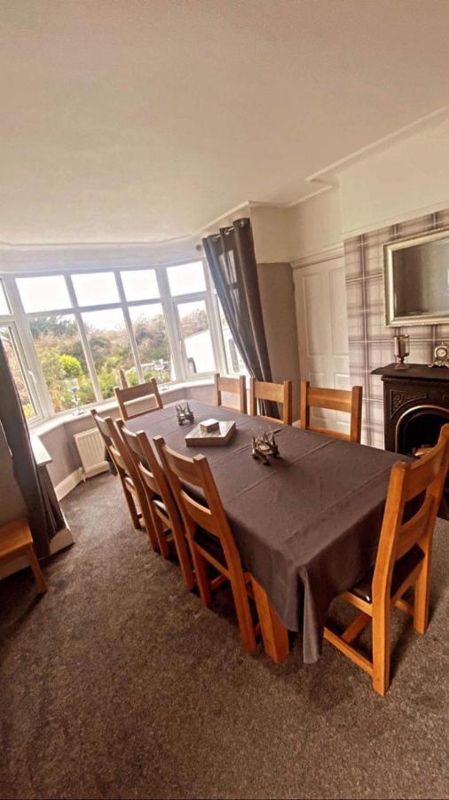 Sunnyside - Large Seaside Home With Views And Hot Tub Prestatyn Exterior foto
