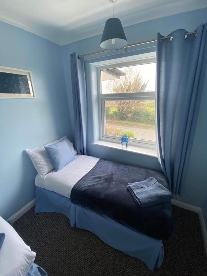 Sunnyside - Large Seaside Home With Views And Hot Tub Prestatyn Exterior foto
