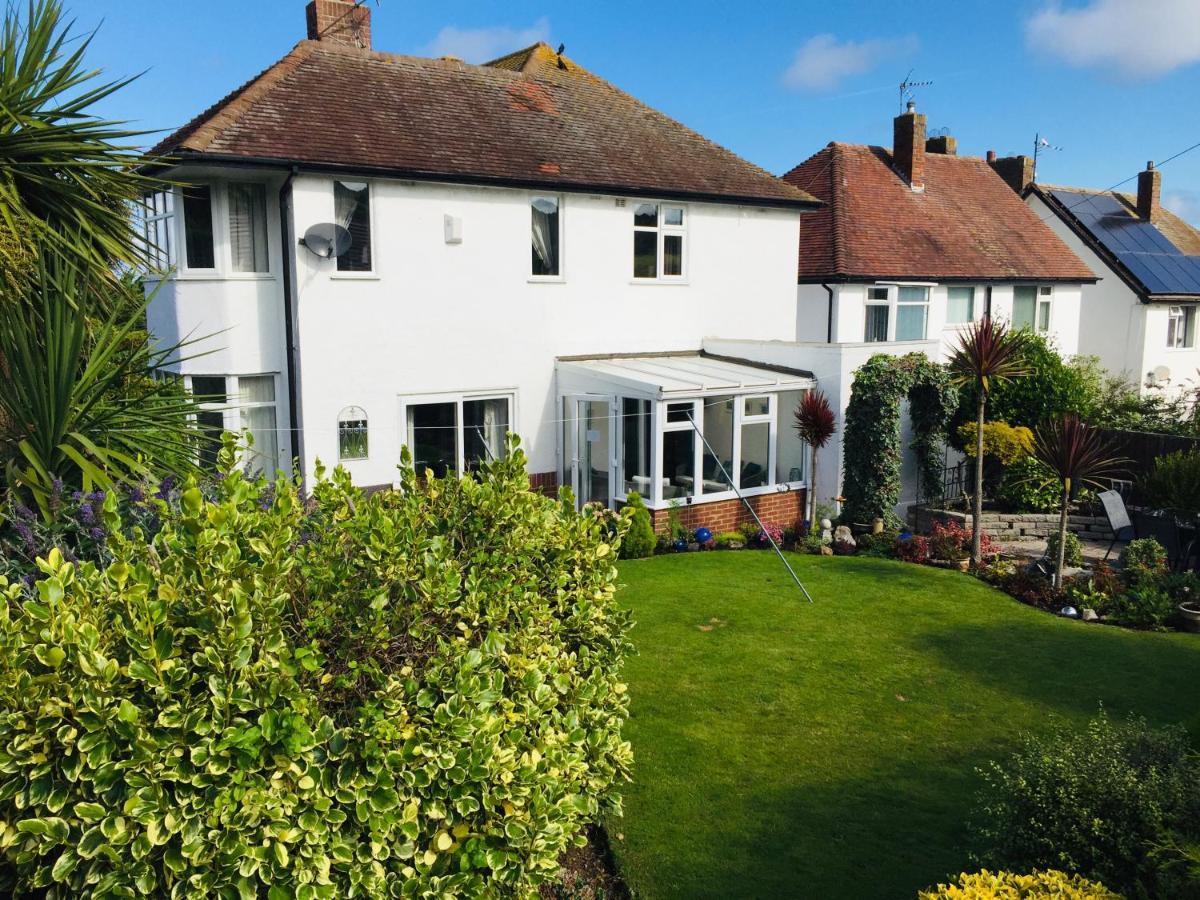 Sunnyside - Large Seaside Home With Views And Hot Tub Prestatyn Exterior foto